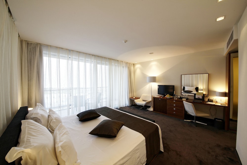 Lighthouse Golf and Spa Hotel — Hotel rooms in Balchik, Dobrich