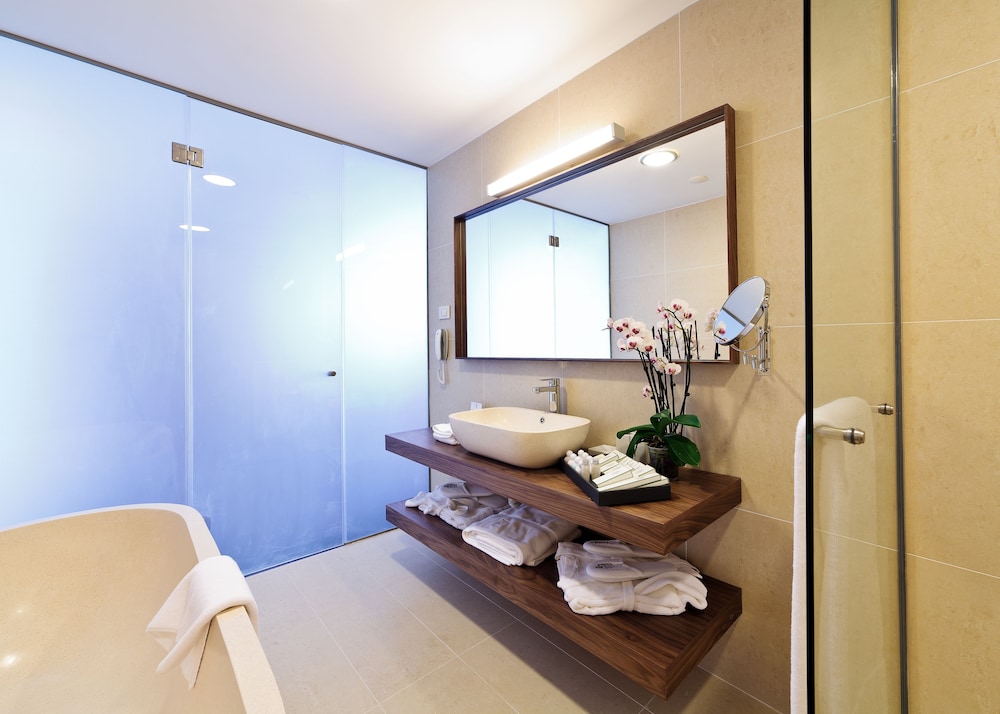 Lighthouse Golf and Spa Hotel — Hotel rooms in Balchik, Dobrich