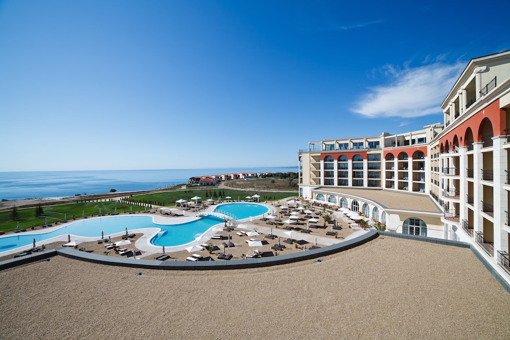 Lighthouse Golf and Spa Hotel — Swimming pool in Balchik, Dobrich