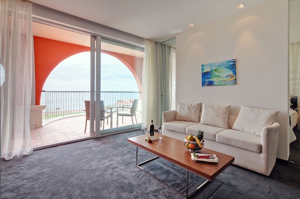 Lighthouse Golf and Spa Hotel — Hotel rooms in Balchik, Dobrich