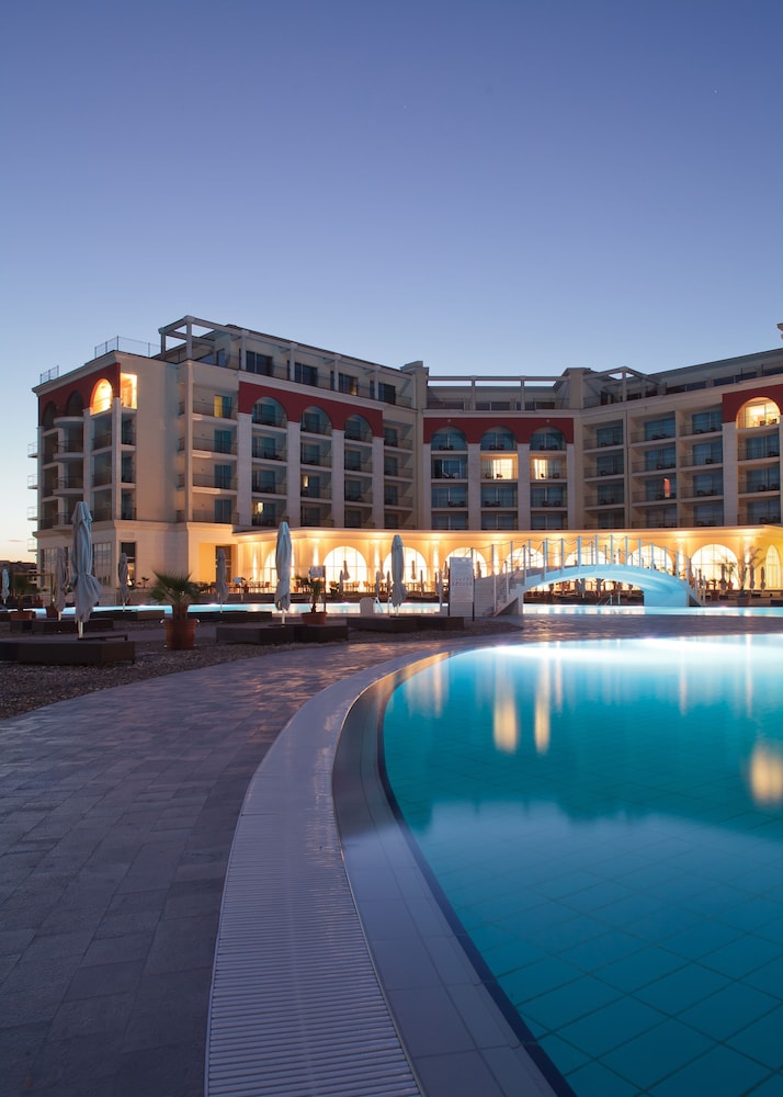 Lighthouse Golf and Spa Hotel — Hotel building in Balchik, Dobrich