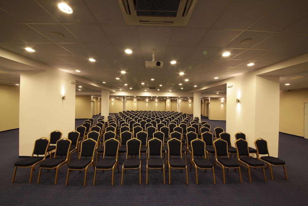 Lighthouse Golf and Spa Hotel — Hotel building in Balchik, Dobrich