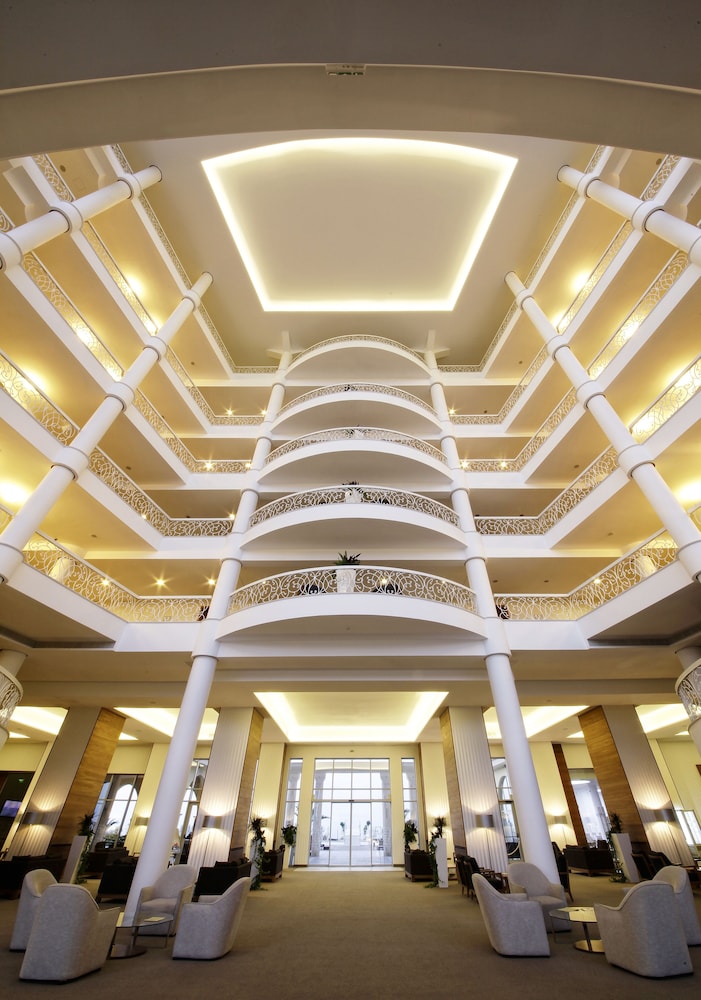 Lighthouse Golf and Spa Hotel — Hotel building in Balchik, Dobrich