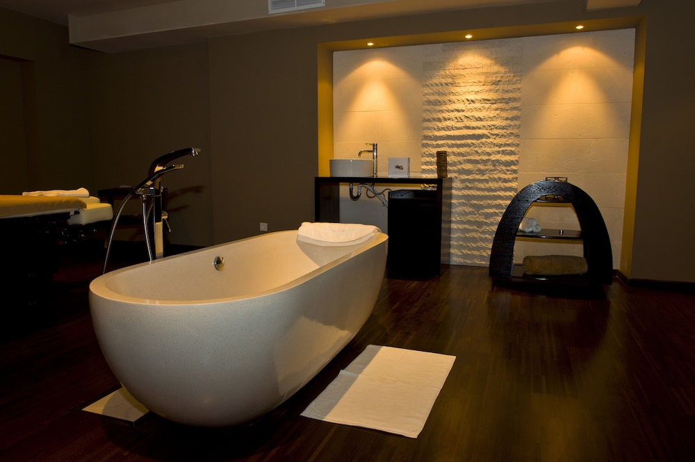 Lighthouse Golf and Spa Hotel — Hotel rooms in Balchik, Dobrich