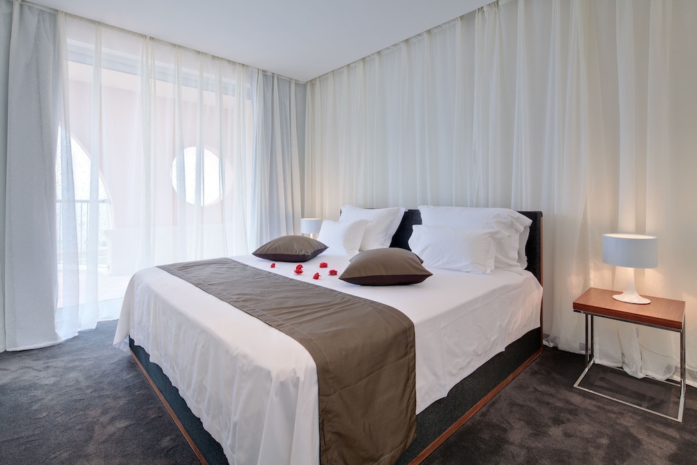 Lighthouse Golf and Spa Hotel — Hotel rooms in Balchik, Dobrich