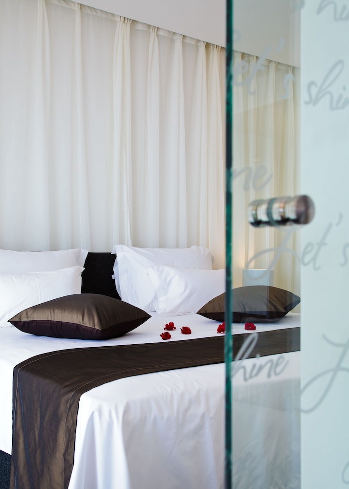 Lighthouse Golf and Spa Hotel — Hotel rooms in Balchik, Dobrich
