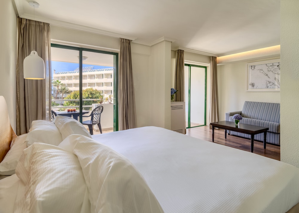 H10 Tenerife Playa — Hotel rooms in Puerto de la Cruz, Canary Islands