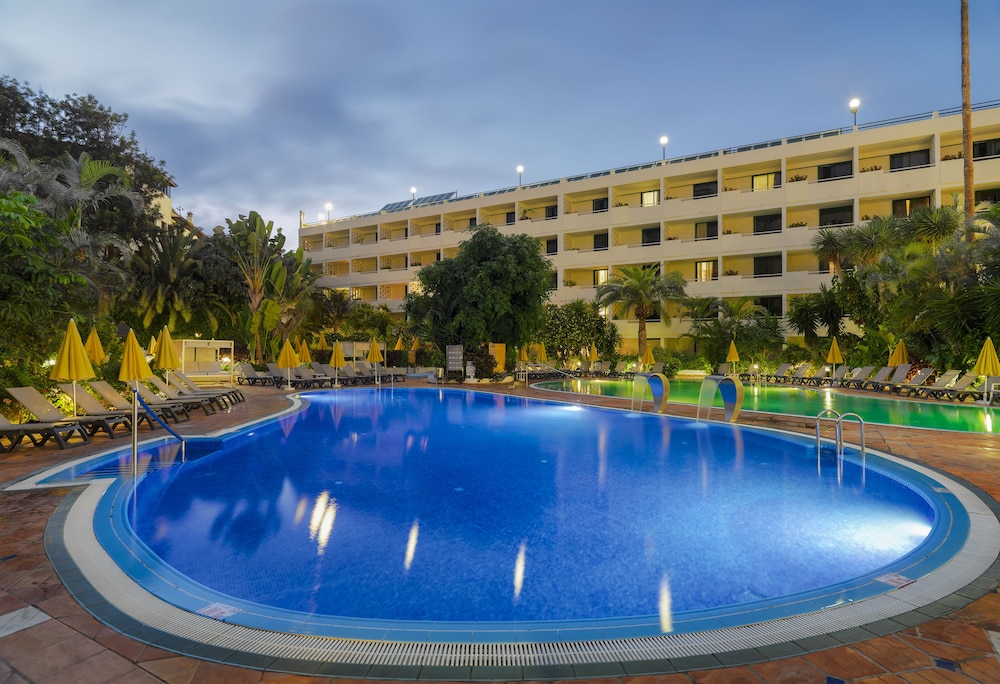 H10 Tenerife Playa — Swimming pool in Puerto de la Cruz, Canary Islands