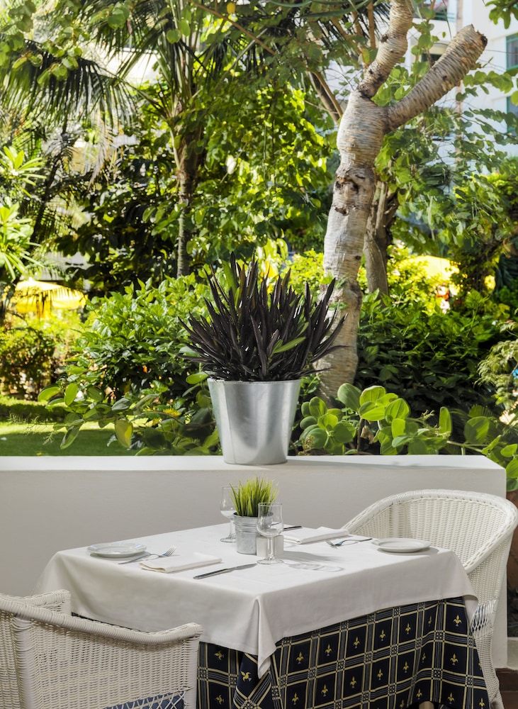 H10 Tenerife Playa — Restaurant & bars in Puerto de la Cruz, Canary Islands