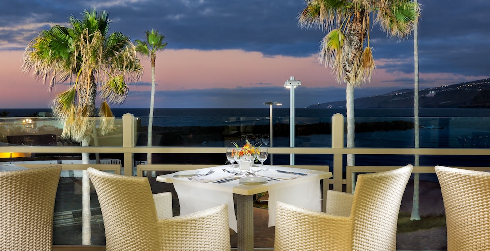 H10 Tenerife Playa — Restaurant & bars in Puerto de la Cruz, Canary Islands