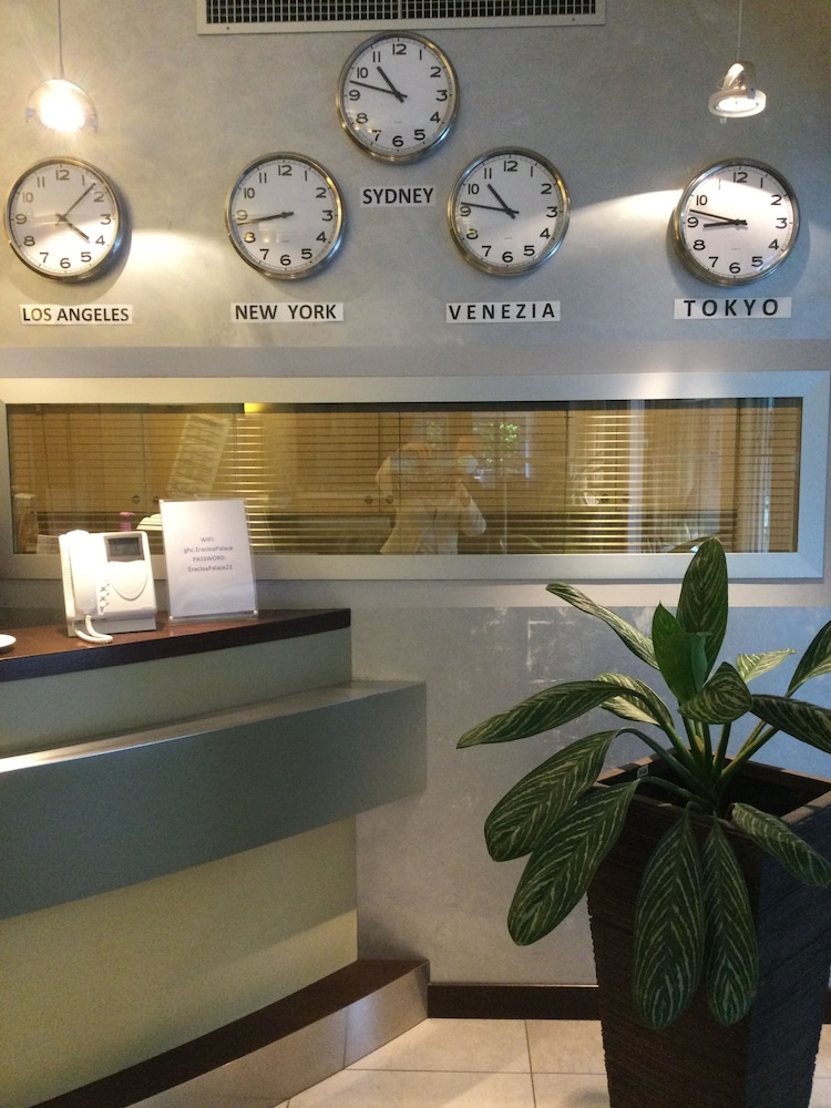 Eraclea Palace Hotel — Hotel building in Eraclea Mare, Veneto