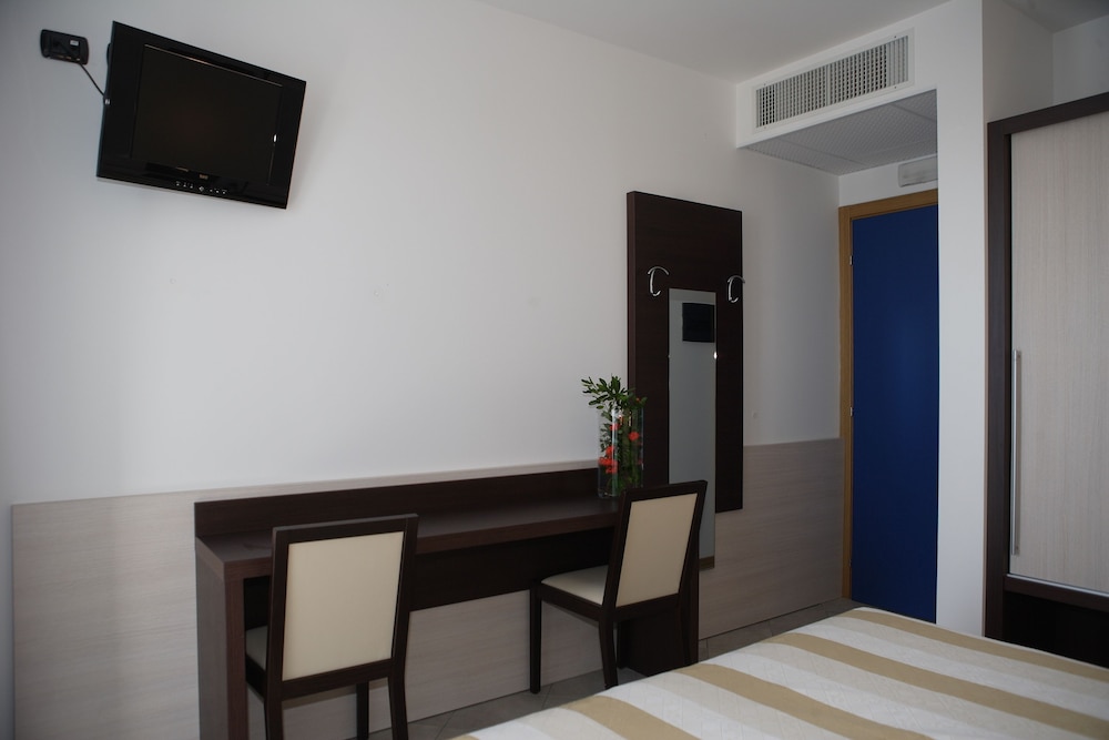Eraclea Palace Hotel — Hotel rooms in Eraclea Mare, Veneto