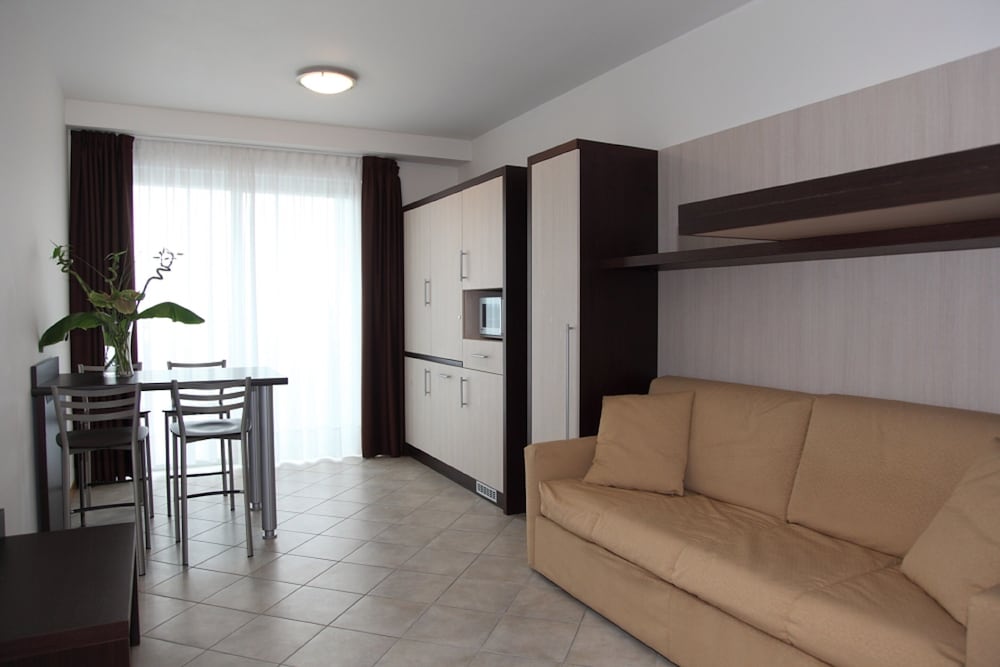 Eraclea Palace Hotel — Hotel rooms in Eraclea Mare, Veneto