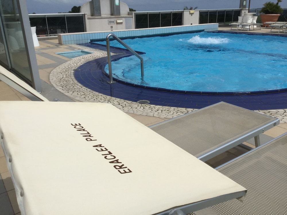 Eraclea Palace Hotel — Swimming pool in Eraclea Mare, Veneto