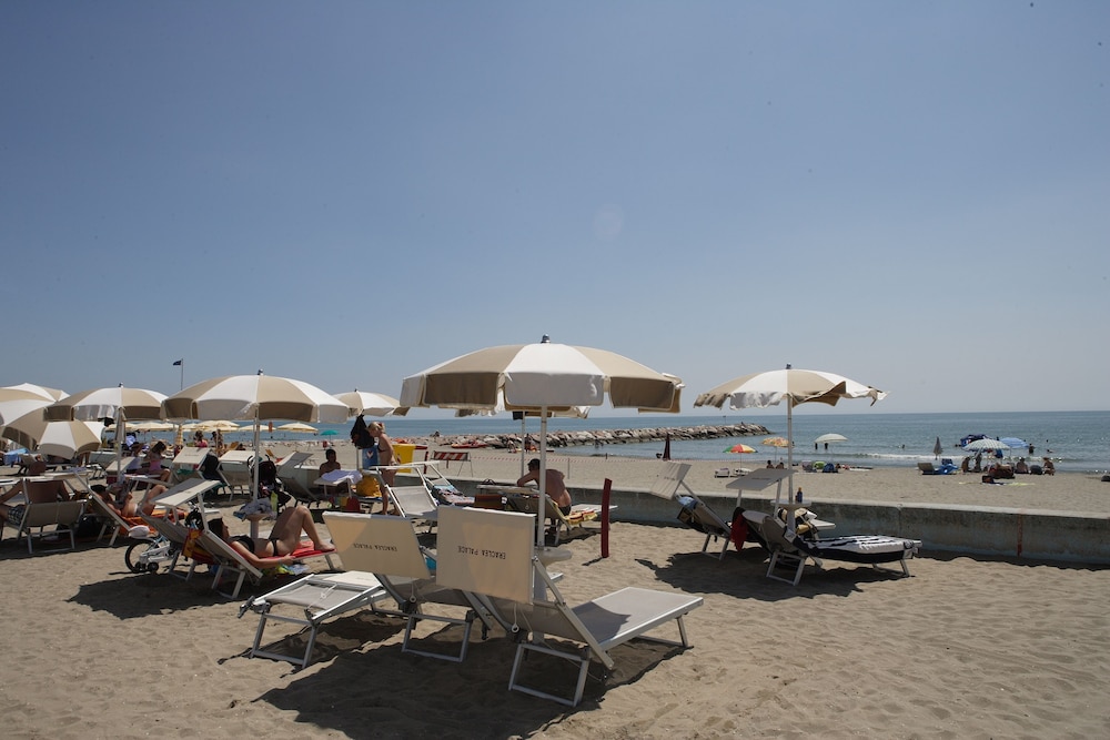 Eraclea Palace Hotel — Beach in Eraclea Mare, Veneto