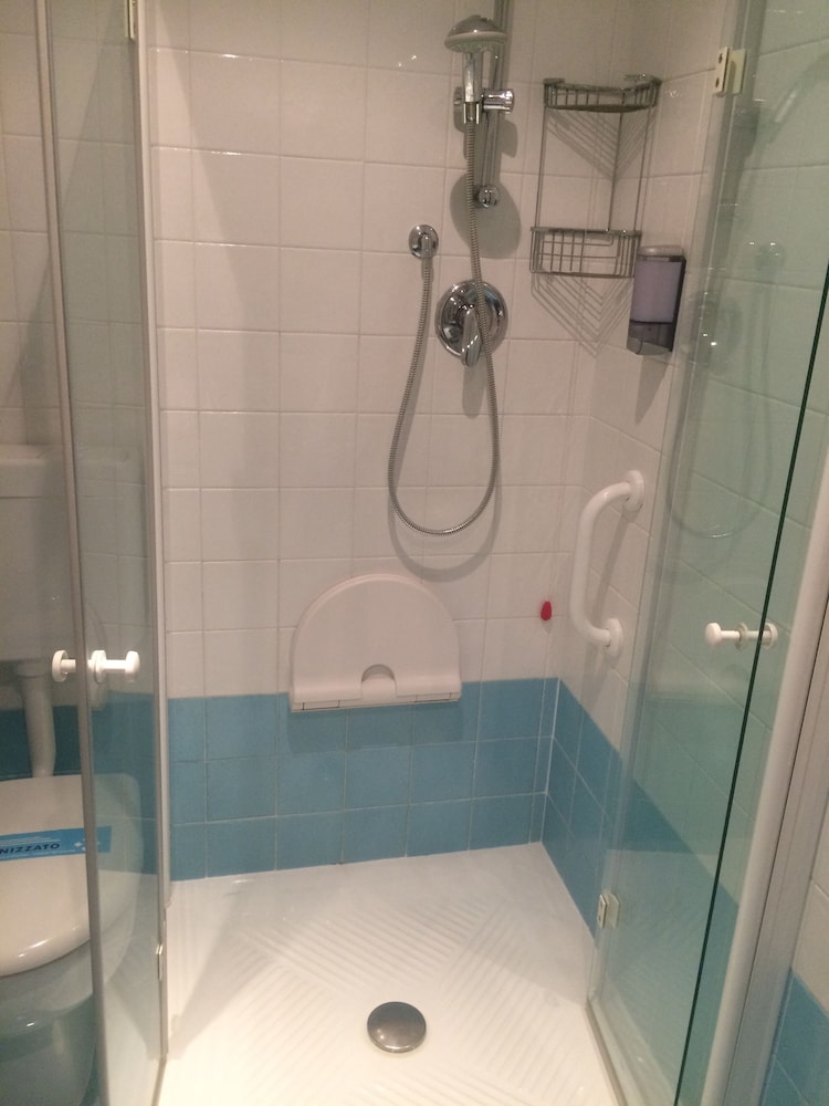Eraclea Palace Hotel — Hotel rooms in Eraclea Mare, Veneto
