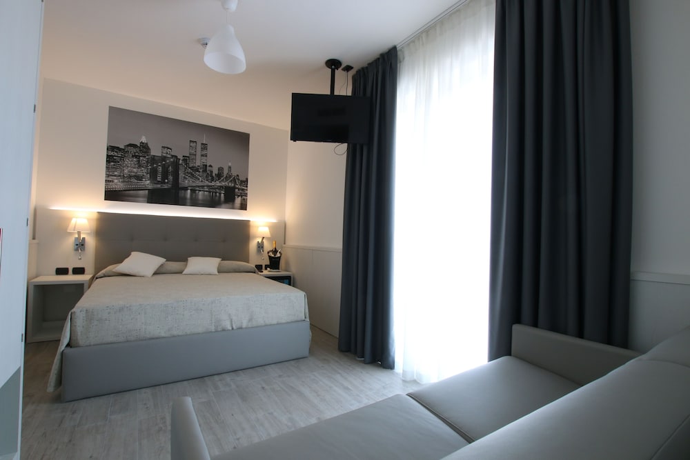 Eraclea Palace Hotel — Hotel rooms in Eraclea Mare, Veneto