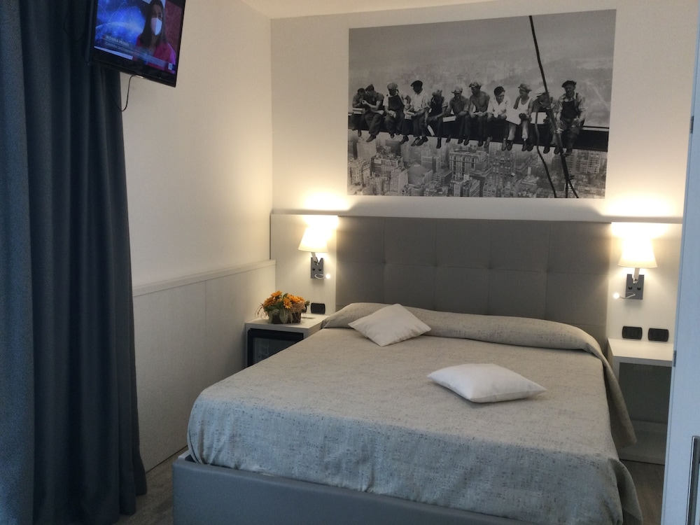 Eraclea Palace Hotel — Hotel rooms in Eraclea Mare, Veneto