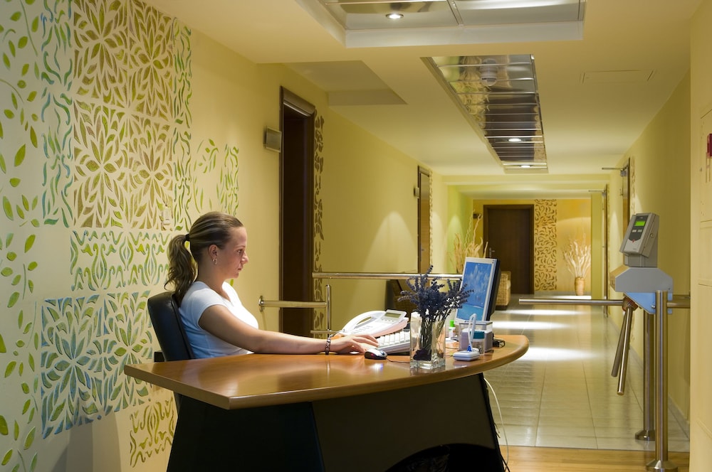 Hotel Horizont — Spa in Baška Voda, Split-Dalmatia