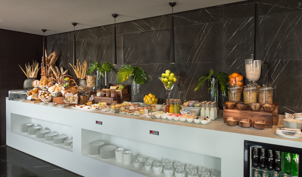 InterContinental Dubai Marina by IHG — Restaurant & bars in Dubai