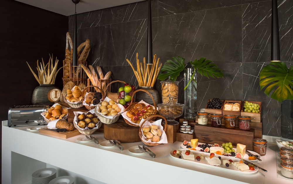 InterContinental Dubai Marina by IHG — Restaurant & bars in Dubai