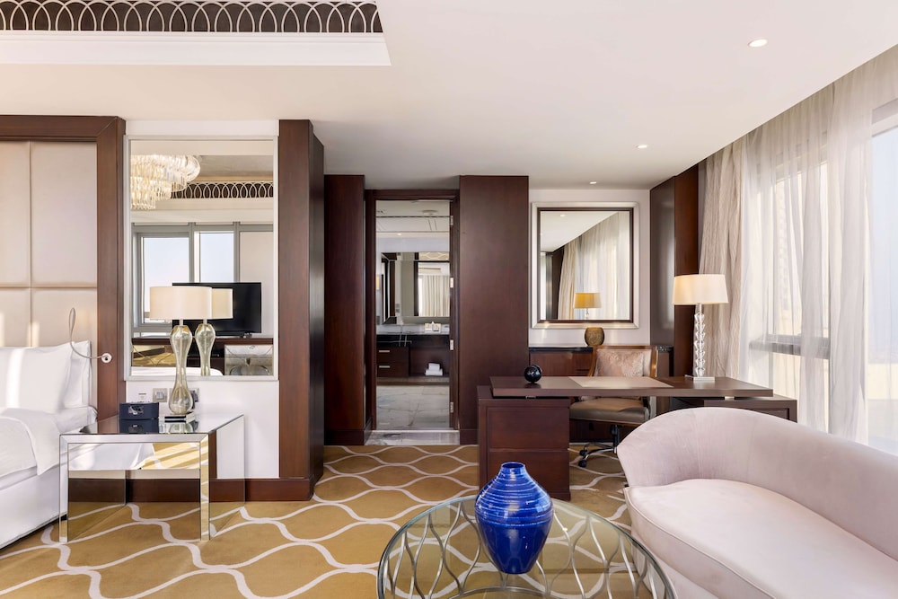 Hilton Dubai Al Habtoor City — Hotel rooms in Dubai