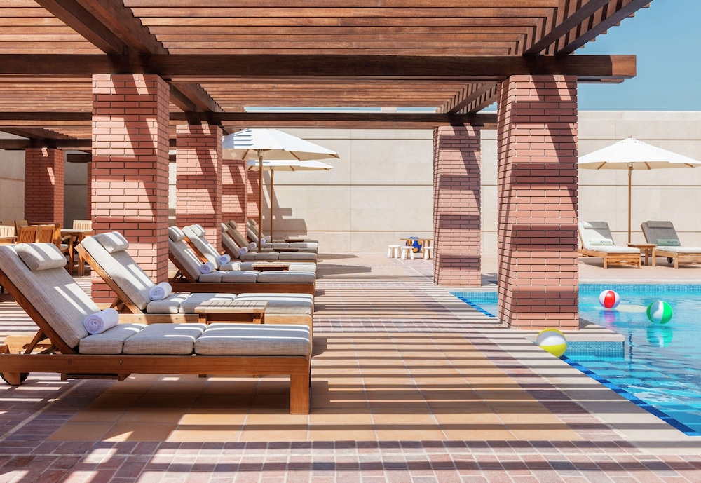 Hilton Dubai Al Habtoor City — Beach in Dubai