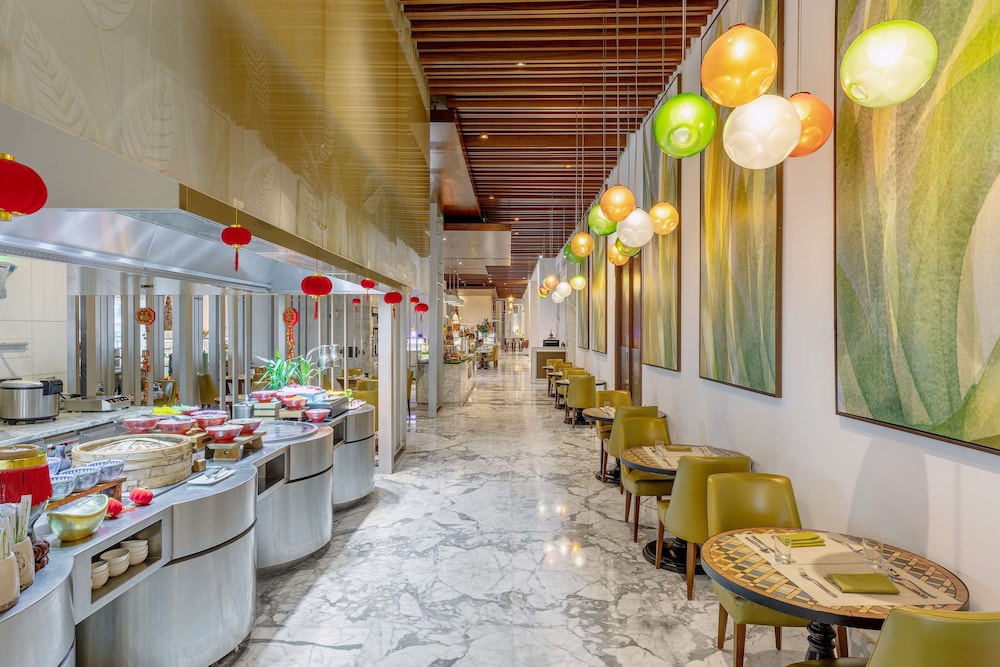Hilton Dubai Al Habtoor City — Restaurant & bars in Dubai