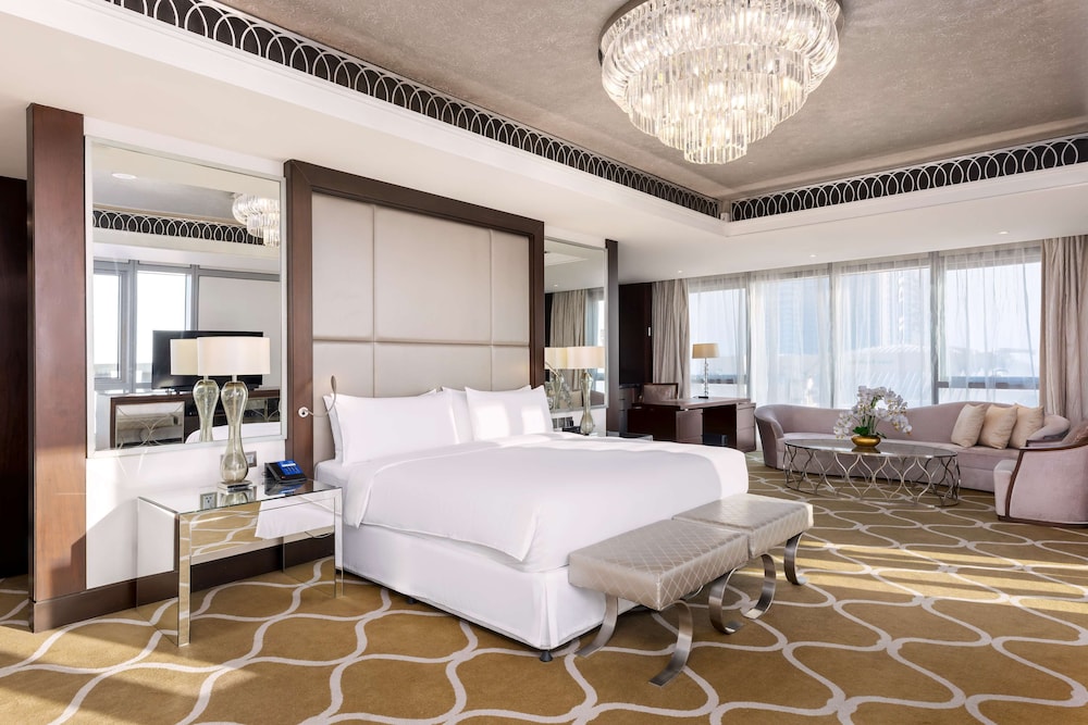 Hilton Dubai Al Habtoor City — Hotel rooms in Dubai