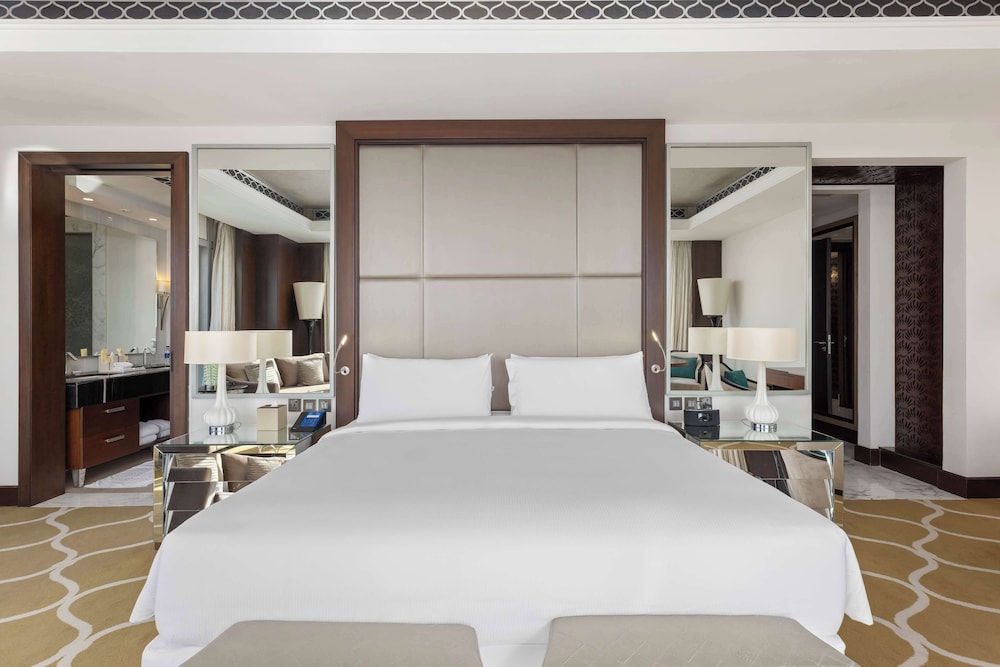 Hilton Dubai Al Habtoor City — Hotel rooms in Dubai