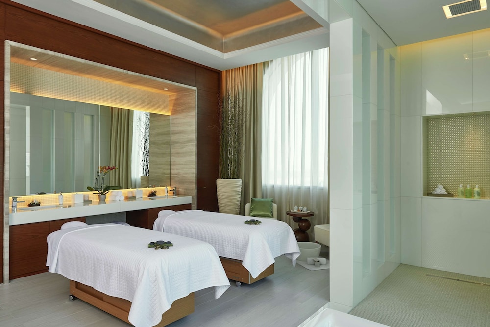 Hilton Dubai Al Habtoor City — Hotel rooms in Dubai