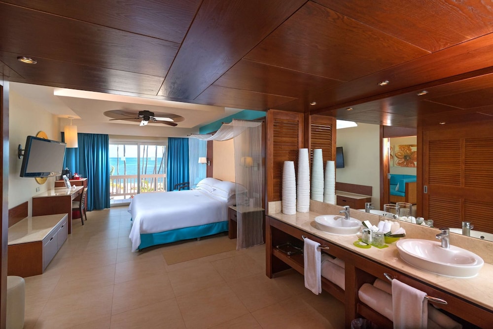 Barceló Bávaro Beach - Adults Only - All Inclusive — Hotel rooms in Bavaro, La Altagracia