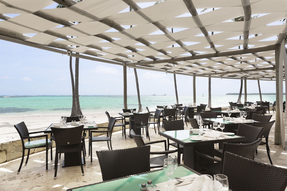 Barceló Bávaro Beach - Adults Only - All Inclusive — Restaurant & bars in Bavaro, La Altagracia