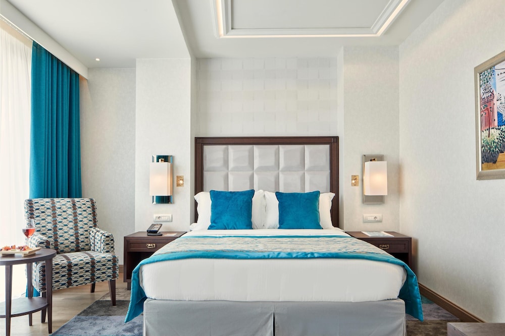Electra Metropolis Athens — Hotel rooms in Athens, Attica