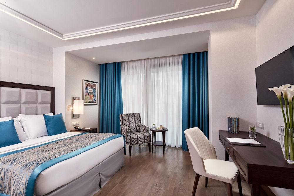 Electra Metropolis Athens — Hotel rooms in Athens, Attica