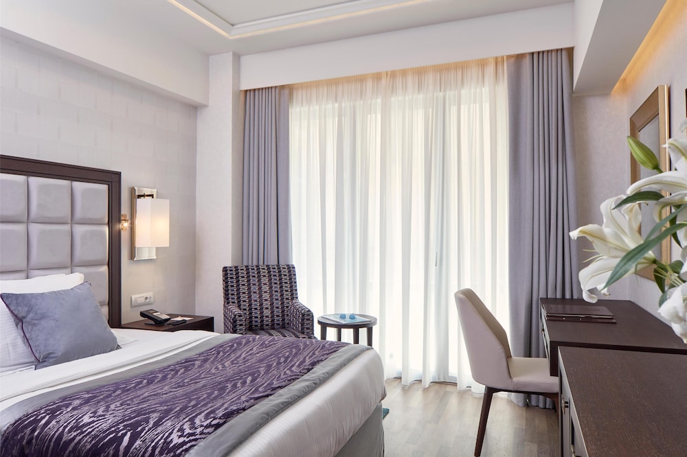 Electra Metropolis Athens — Hotel rooms in Athens, Attica