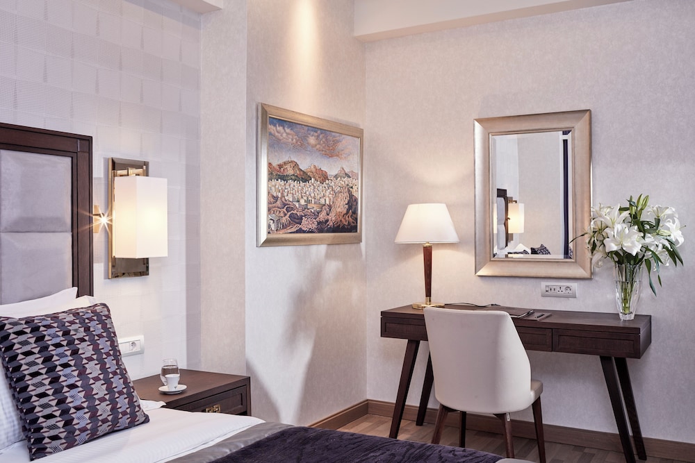 Electra Metropolis Athens — Hotel rooms in Athens, Attica
