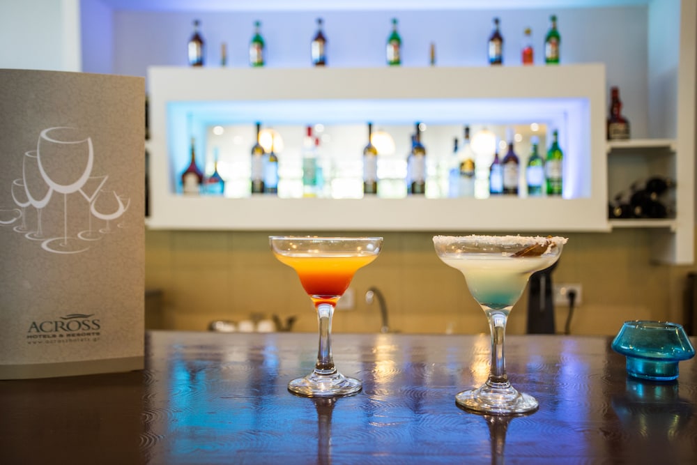 Silver Bay Hotel — Restaurant & bars in Gouvia, Ionian Islands
