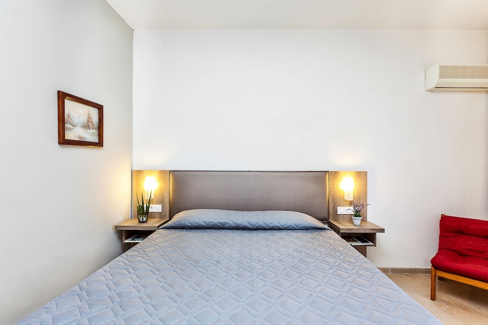 Silver Bay Hotel — Hotel rooms in Gouvia, Ionian Islands
