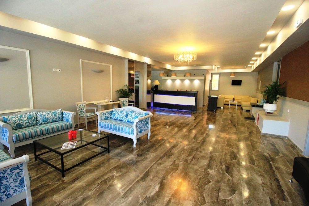Silver Bay Hotel — Hotel building in Gouvia, Ionian Islands