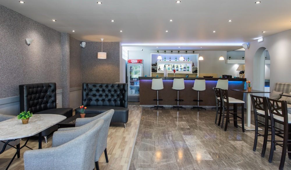Silver Bay Hotel — Restaurant & bars in Gouvia, Ionian Islands