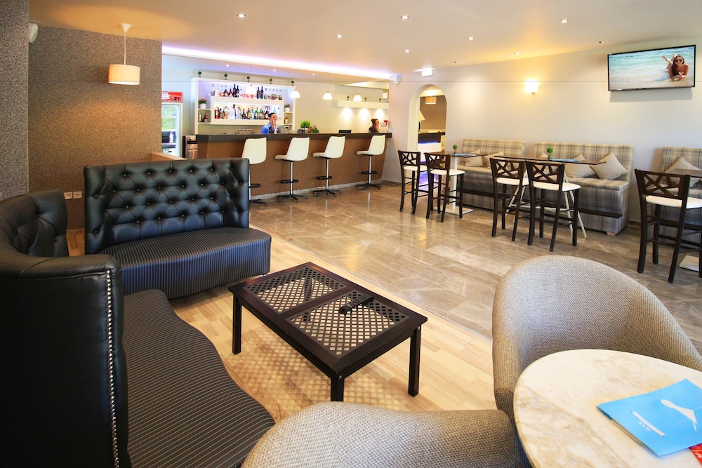 Silver Bay Hotel — Restaurant & bars in Gouvia, Ionian Islands