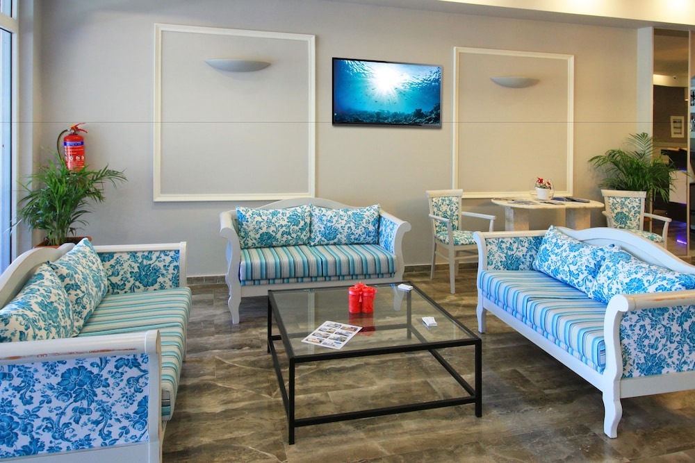 Silver Bay Hotel — Hotel building in Gouvia, Ionian Islands