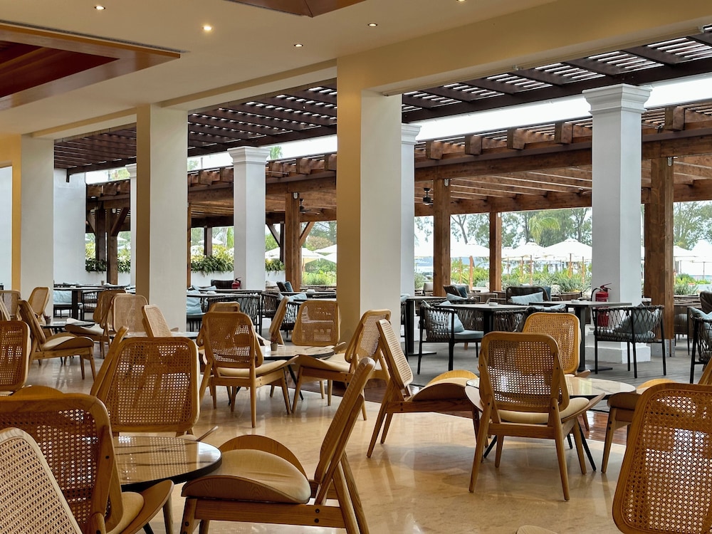 Kerkyra Blue Hotel & Spa by Louis Hotels — Restaurant & bars in Alykes, Ionian Islands