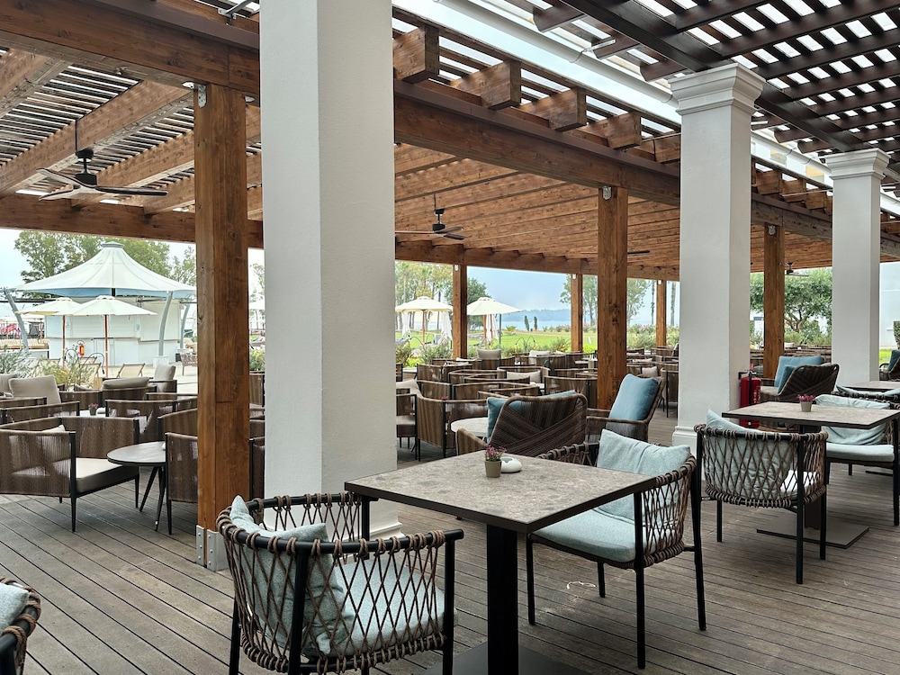 Kerkyra Blue Hotel & Spa by Louis Hotels — Restaurant & bars in Alykes, Ionian Islands