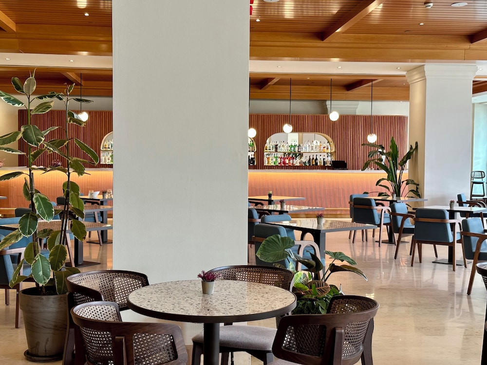 Kerkyra Blue Hotel & Spa by Louis Hotels — Restaurant & bars in Alykes, Ionian Islands