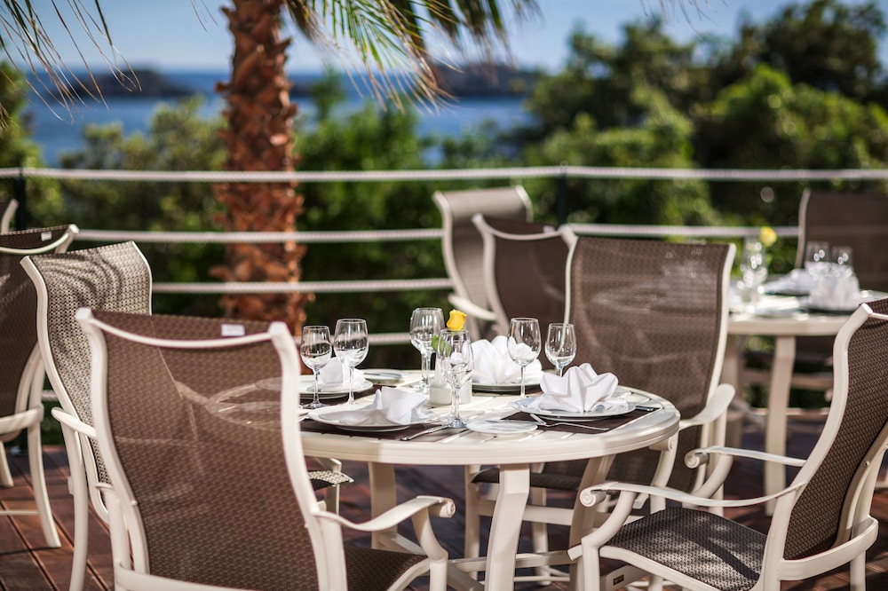 Royal Palm Hotel — Restaurant & bars in Dubrovnik, Dubrovnik-Neretva