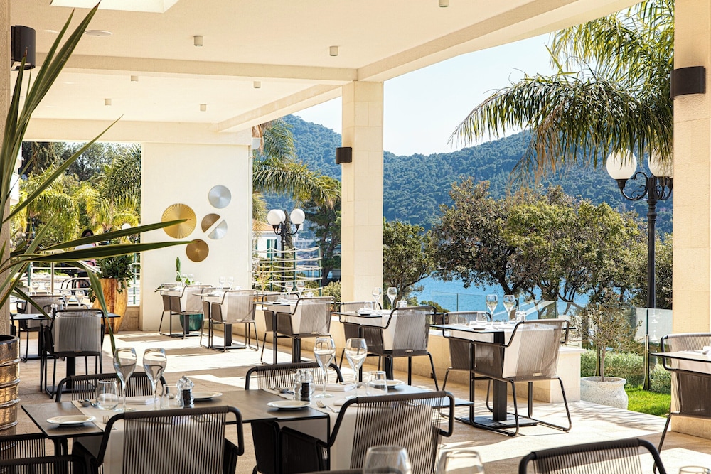 Royal Palm Hotel — Restaurant & bars in Dubrovnik, Dubrovnik-Neretva