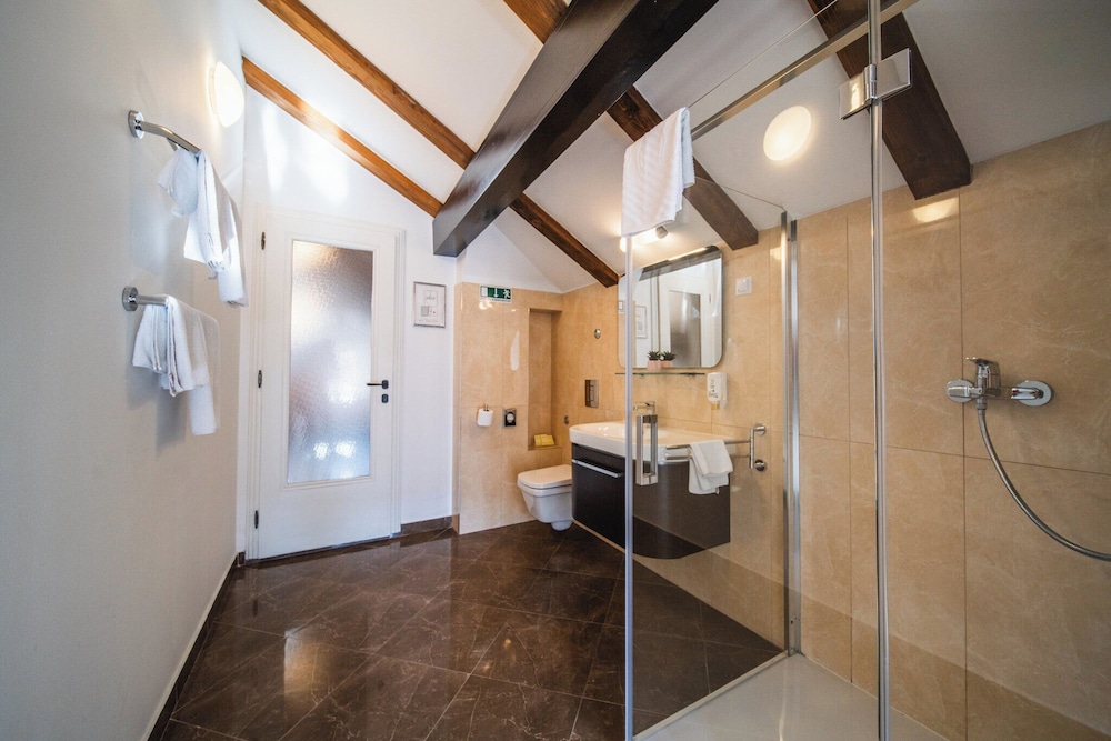 SUNce Palace Apartments with free offsite parking — Hotel rooms in Dubrovnik, Dubrovnik-Neretva