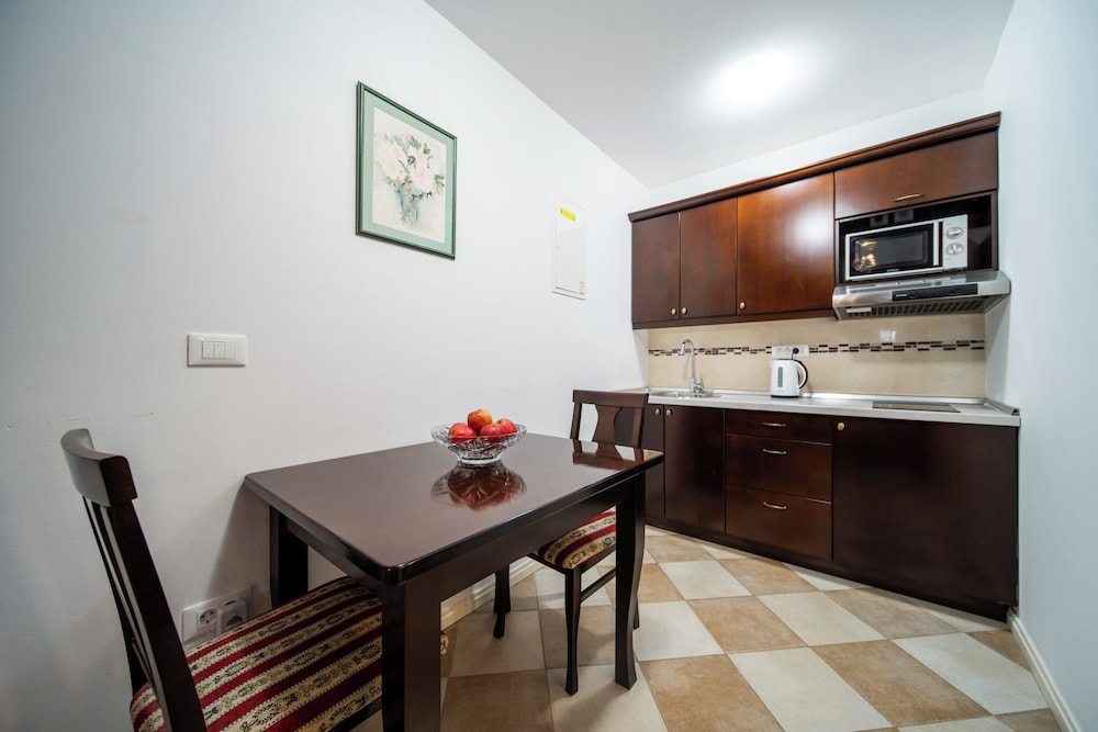 SUNce Palace Apartments with free offsite parking — Hotel rooms in Dubrovnik, Dubrovnik-Neretva